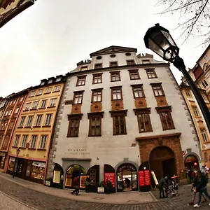 Homer - Old Town Square Praga